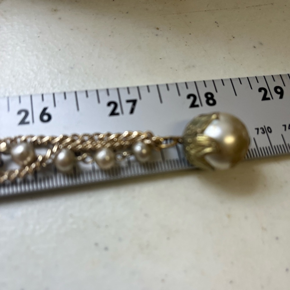 Elegant Gold and Pearl Lariat Necklace - Picture 3 of 3